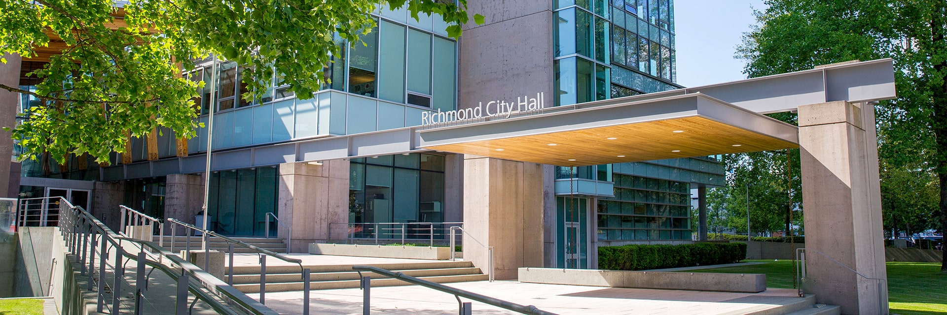 East view of Richmond City Hall