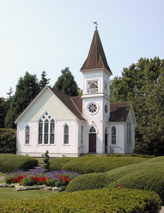 Minoru Park - Minoru Chapel and Pierrefonds Garden