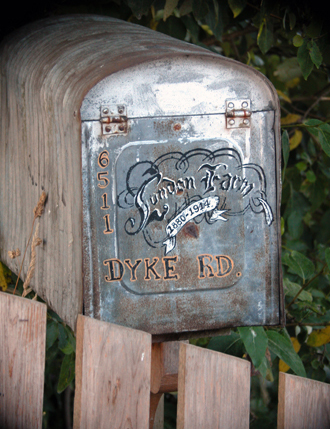 London Farm - heritage mailbox on Dyke Road