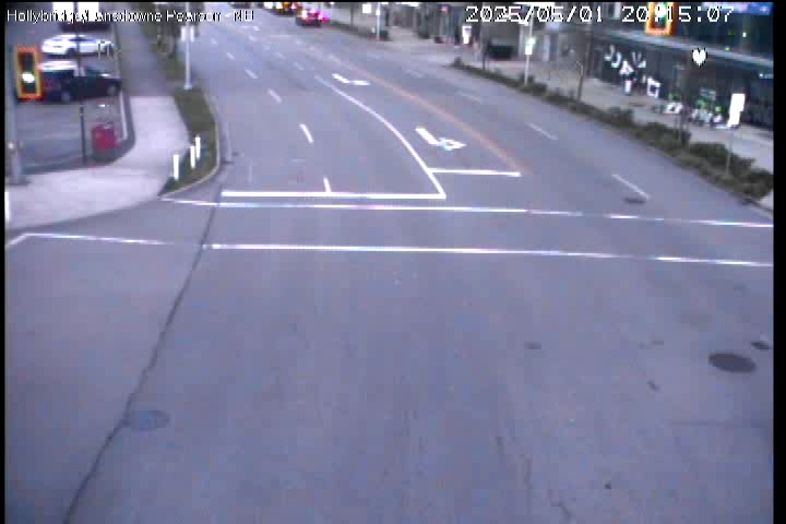 Live Camera Image: Hollybridge Way / Lansdowne Rd at Pearson Way Northbound