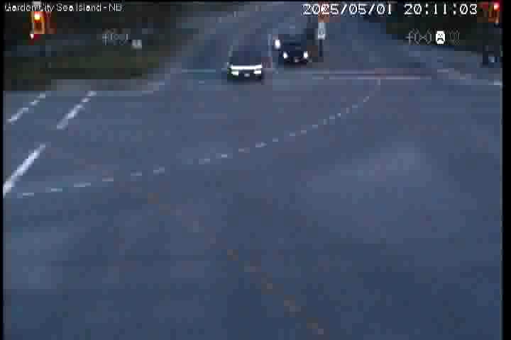 Live Camera Image: Great Canadian Way /Garden City Road at Sea Island Way Northbound