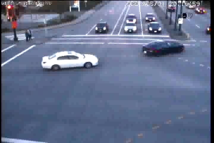 Live Camera Image: Great Canadian Way /Garden City Road at Sea Island Way Westbound