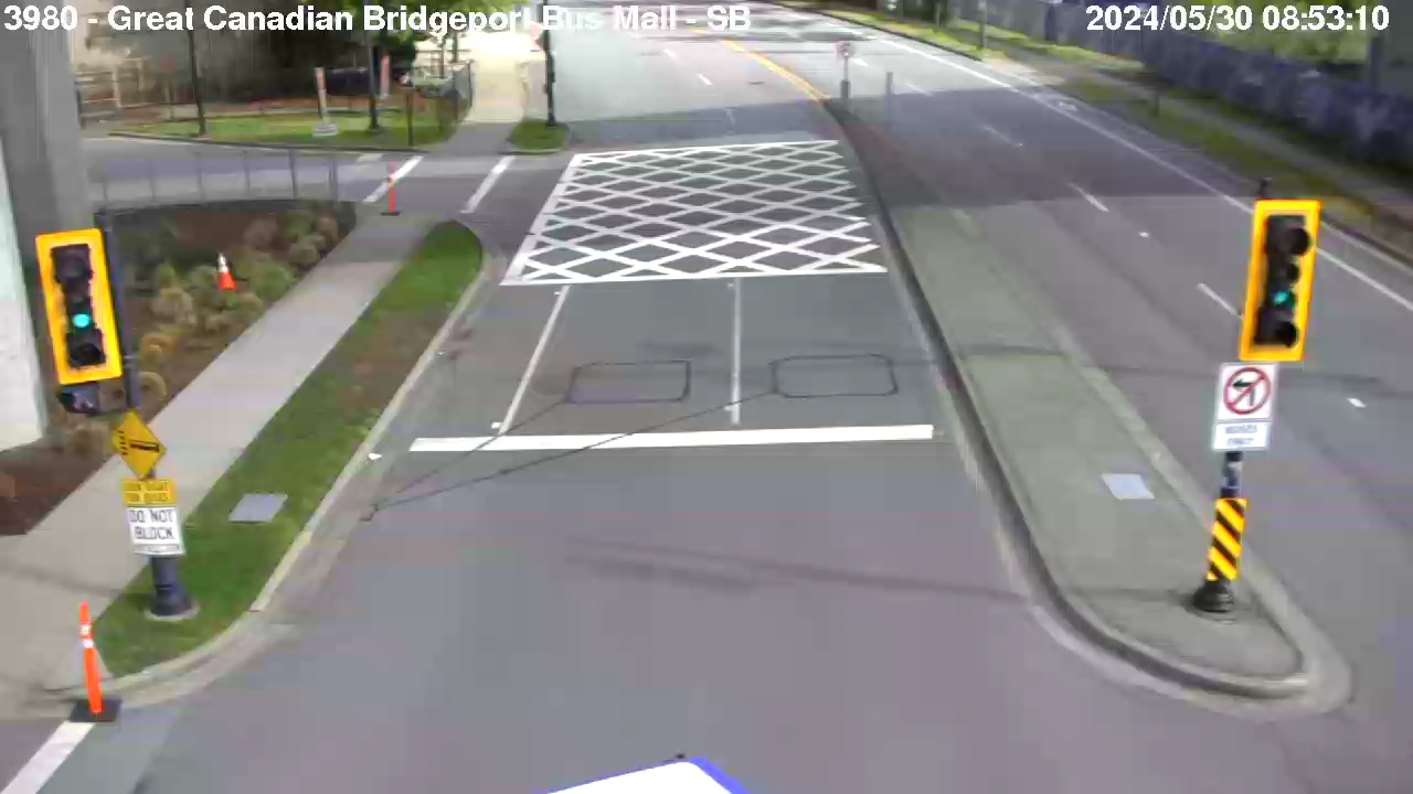Live Camera Image: Great Canadian Way at Bridgeport Bus Mall Northbound