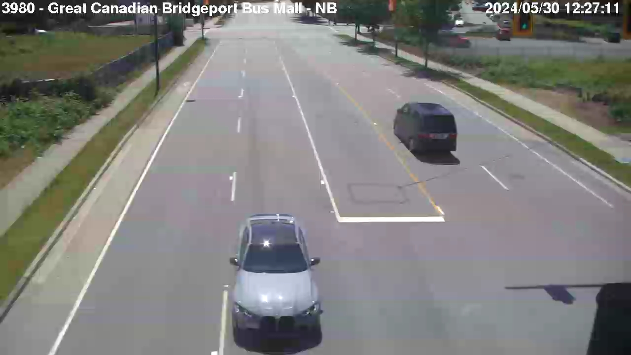 Live Camera Image: Great Canadian Way at Bridgeport Bus Mall Southbound