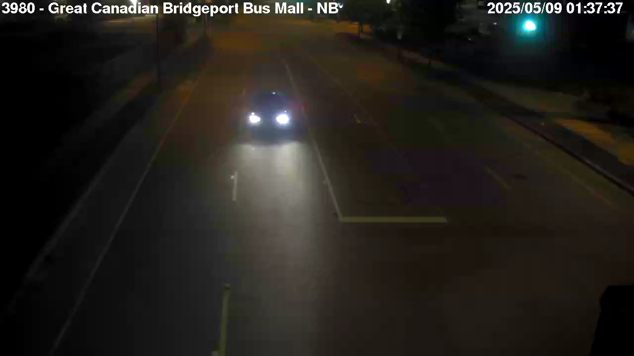 Live Camera Image: Great Canadian Way at Bridgeport Bus Mall Southbound