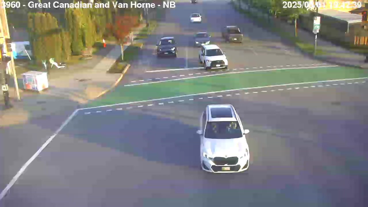 Live Camera Image: Great Canadian Way at Van Horne Way Northbound