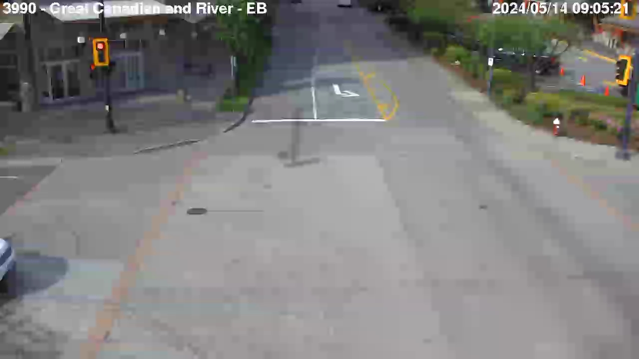 Live Camera Image: Great Canadian Way at River Road Eastbound