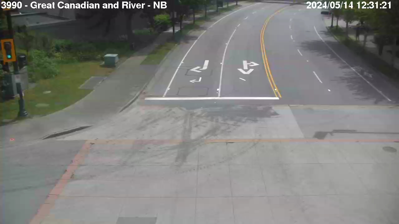 Live Camera Image: Great Canadian Way at River Road Westbound