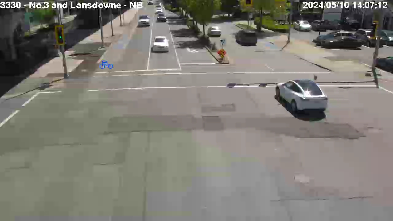 Live Camera Image: No. 3 Road at Lansdowne Road
