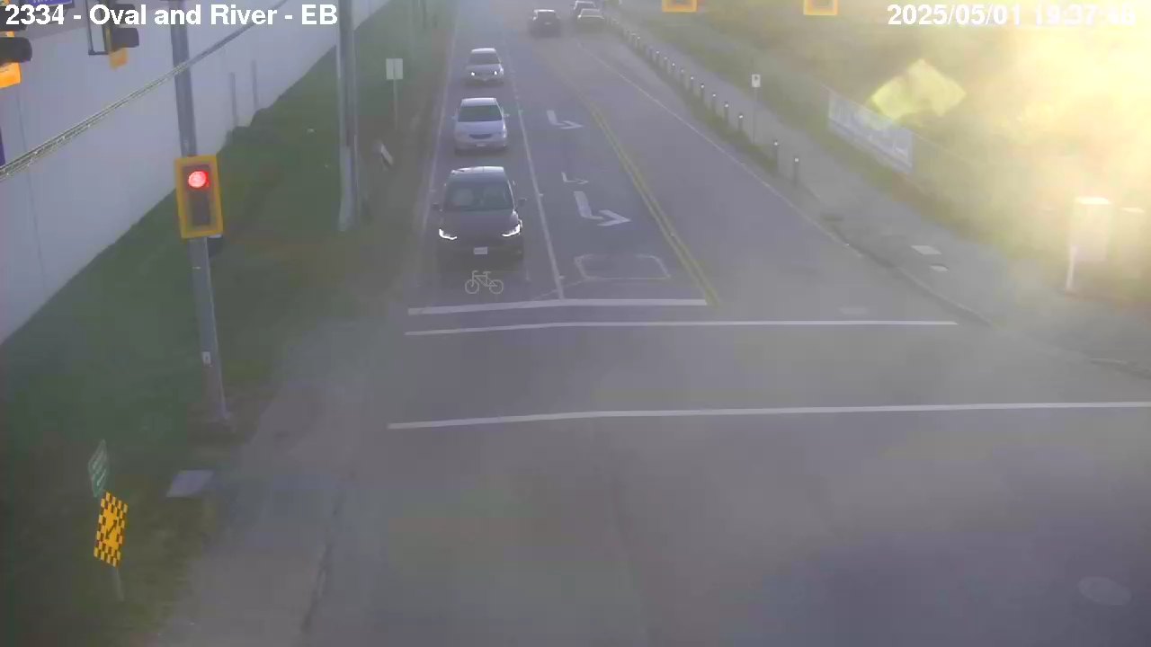 Live Camera Image: Oval Way at River Road Eastbound