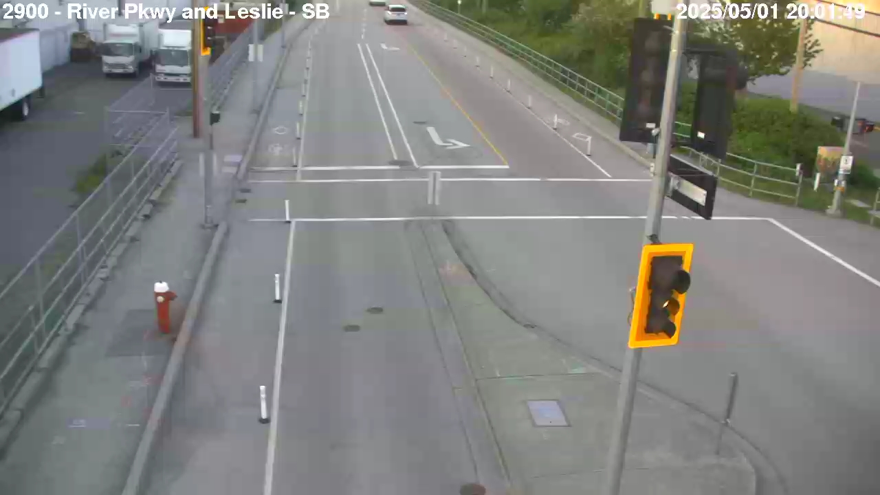 Live Camera Image: River Parkway at Leslie Road Southbound